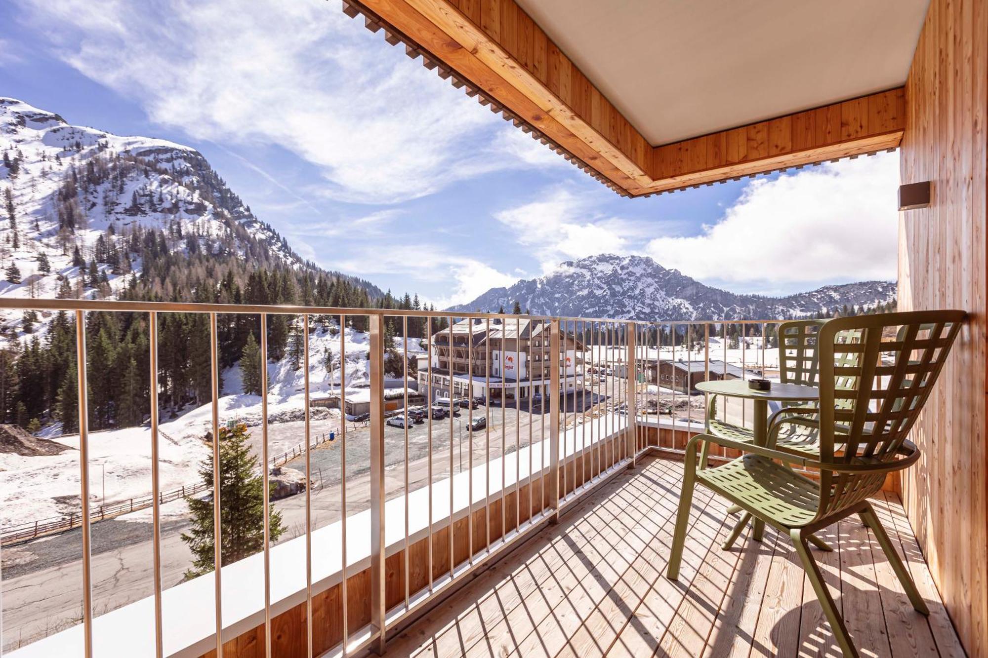 Almresort Sonnenalpe Nassfeld By Alps Resorts Buitenkant foto