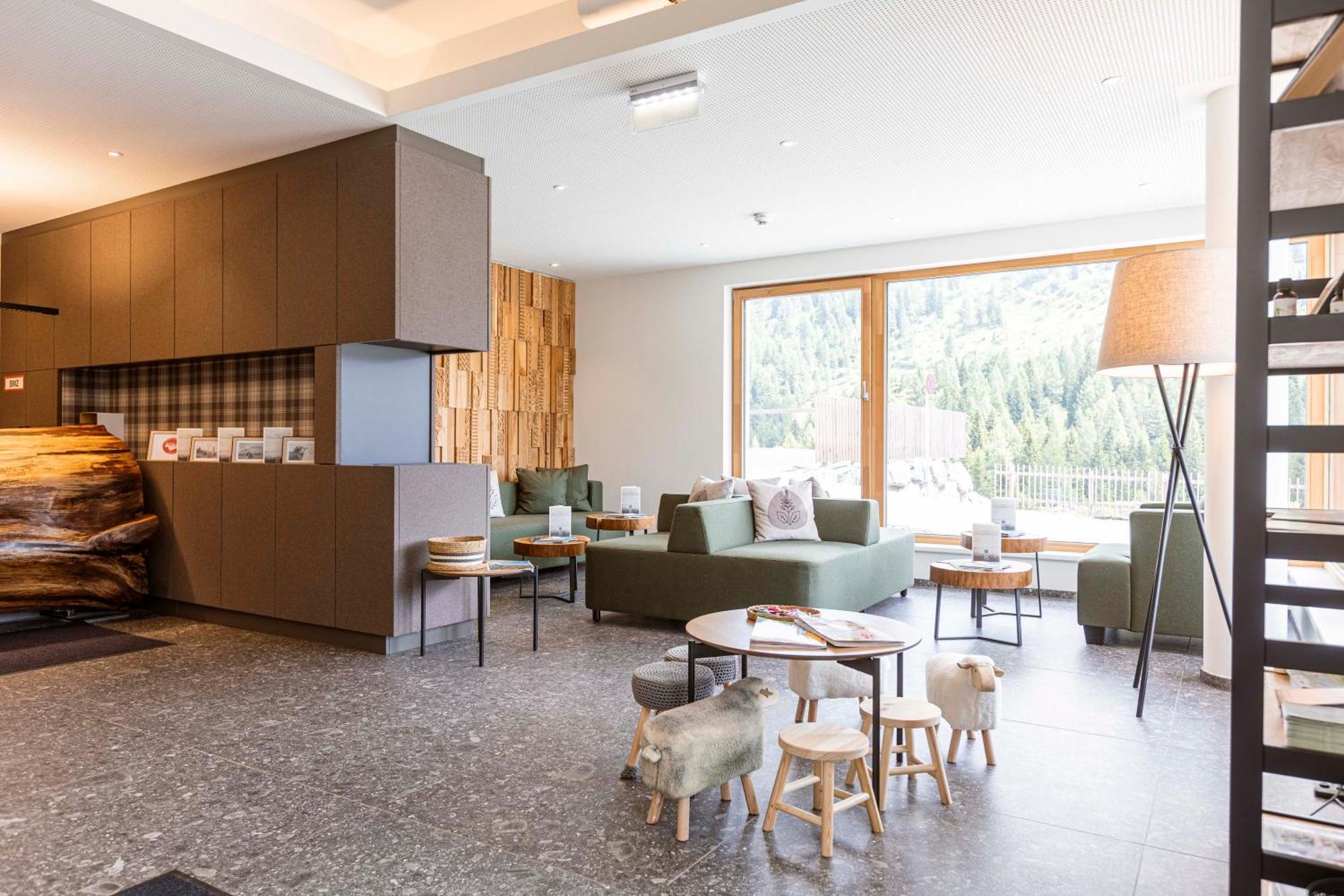 Almresort Sonnenalpe Nassfeld By Alps Resorts Buitenkant foto