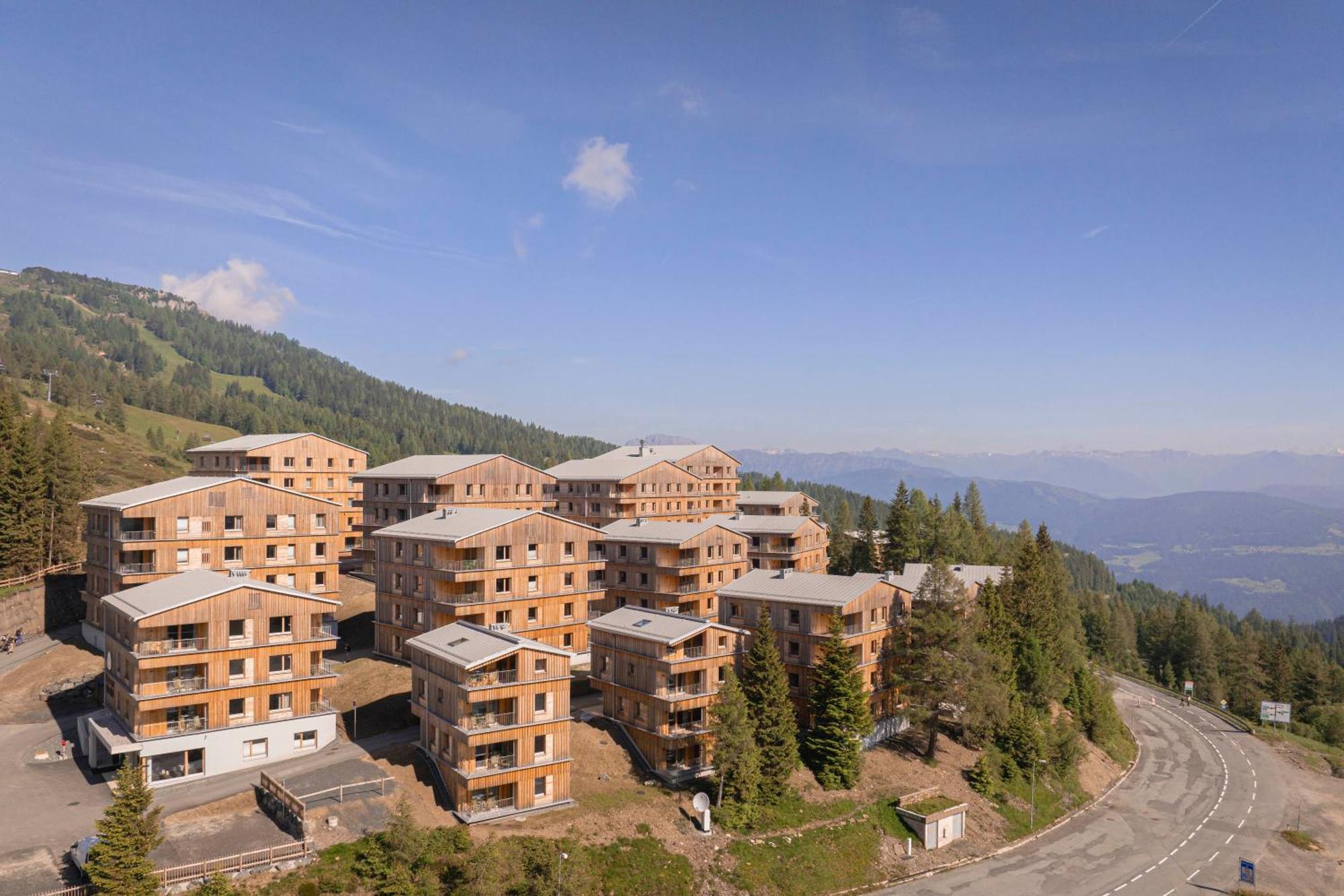 Almresort Sonnenalpe Nassfeld By Alps Resorts Buitenkant foto