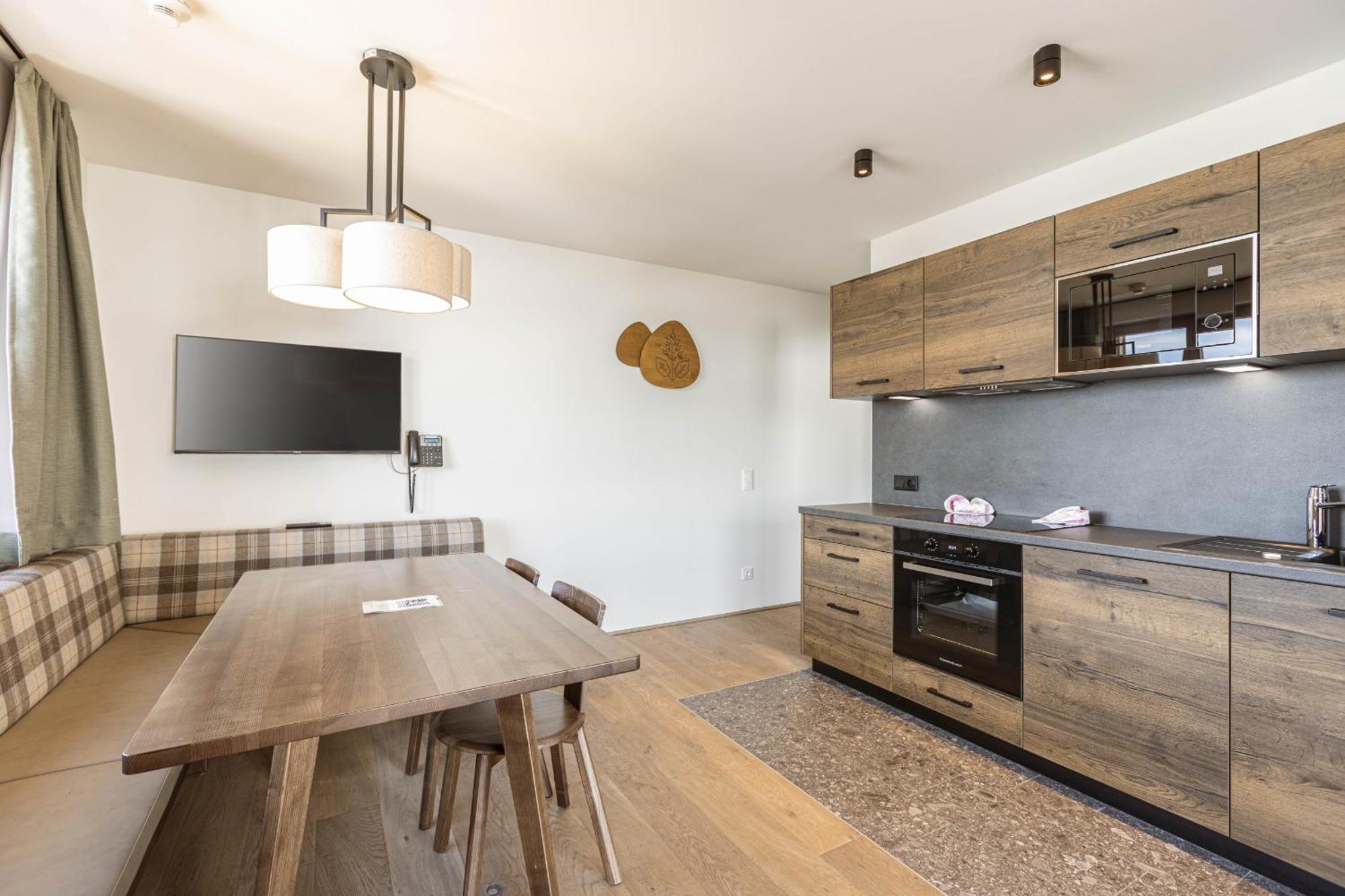 Almresort Sonnenalpe Nassfeld By Alps Resorts Buitenkant foto