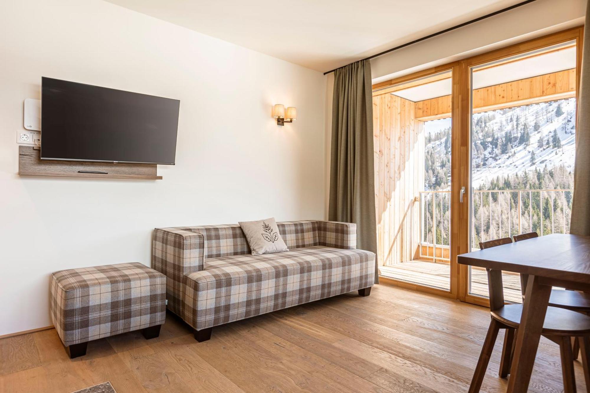 Almresort Sonnenalpe Nassfeld By Alps Resorts Buitenkant foto